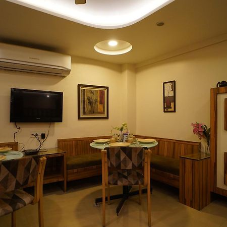 Hotel Gk Palace Bhopal Exteriör bild