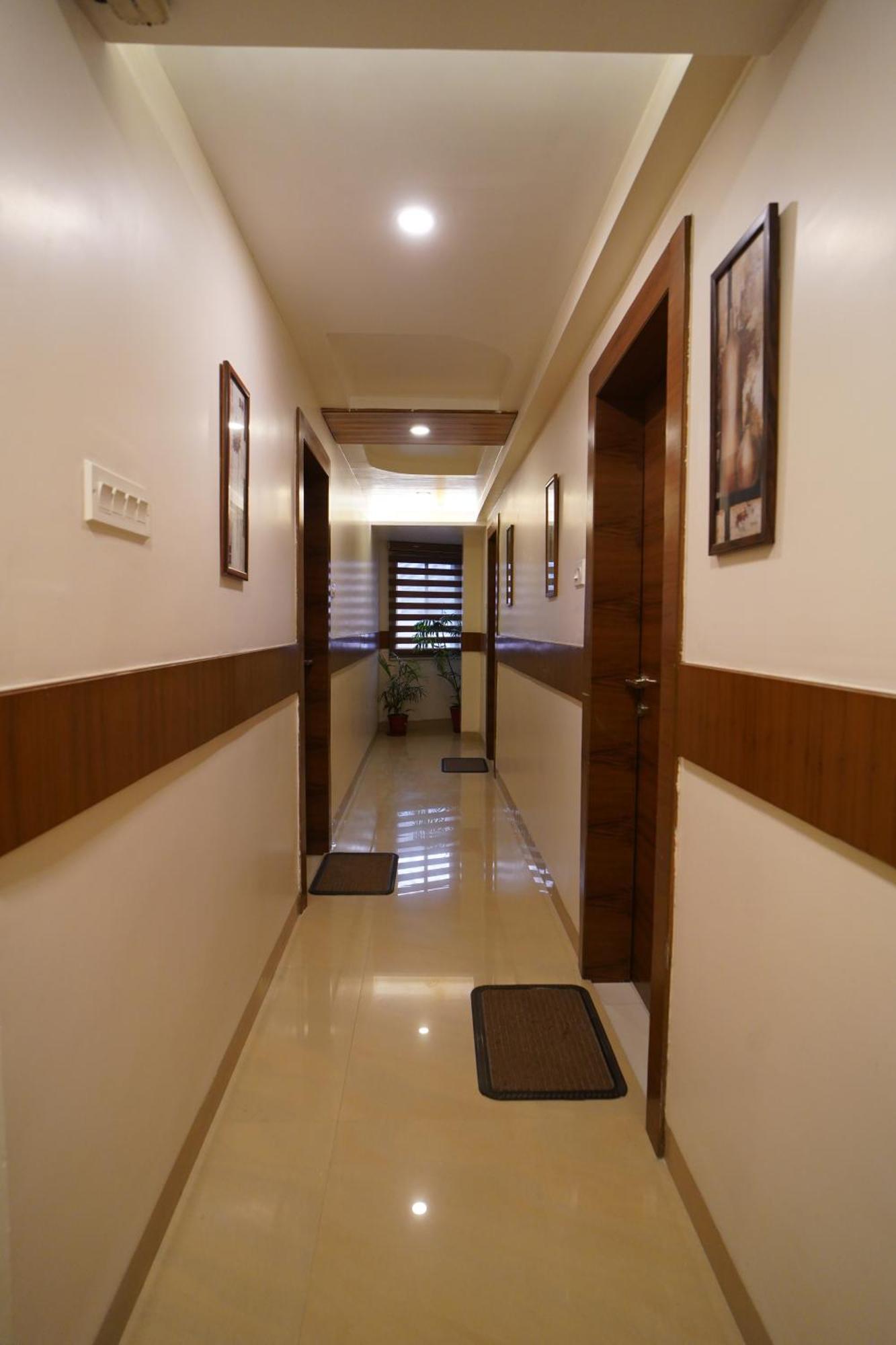 Hotel Gk Palace Bhopal Exteriör bild