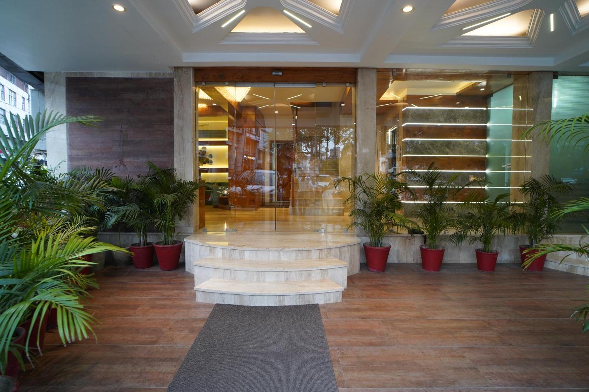 Hotel Gk Palace Bhopal Exteriör bild